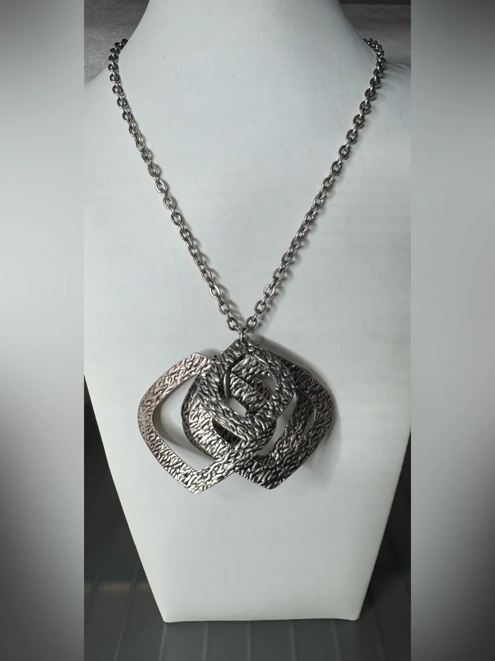 Silver-Tone Textured Interlocking Pendant Necklace - Women Jewelry